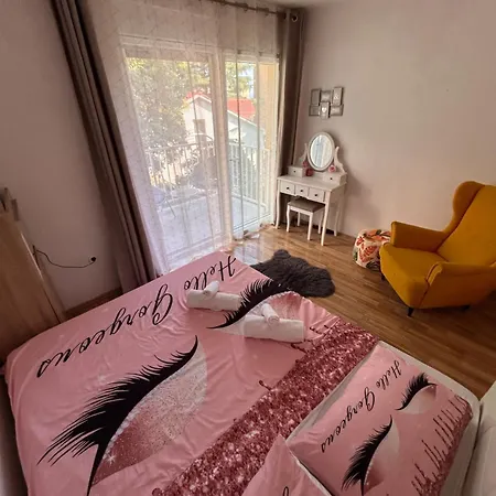Trosoban Ugodan Apartman Za Savrsen Odmor U Blizini Plaze *